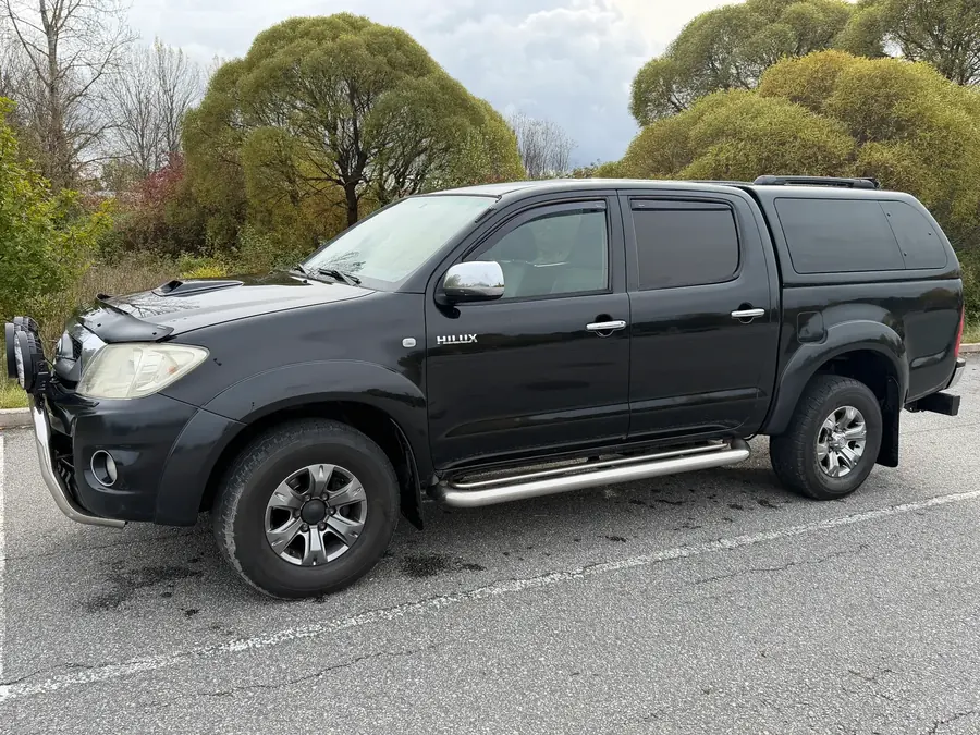 Toyota Hilux lavamalli – vuokralla Jousille.comilta Lappeenrannassa